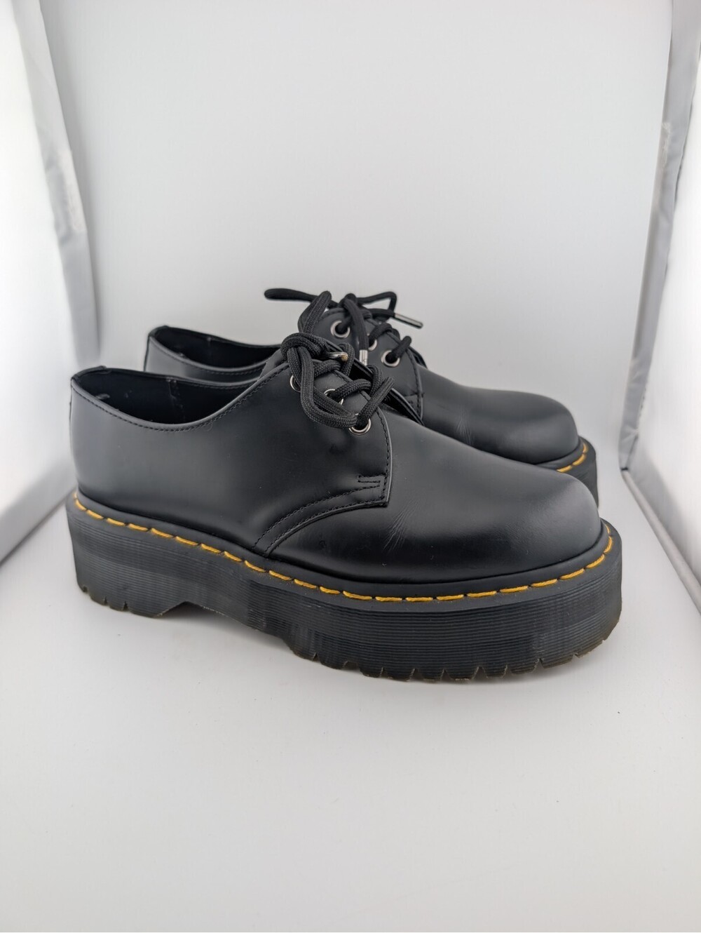 Doc Martens Women's Size 8 Smooth Leather Platform Oxford Shoes 1461 Quad 3-eye